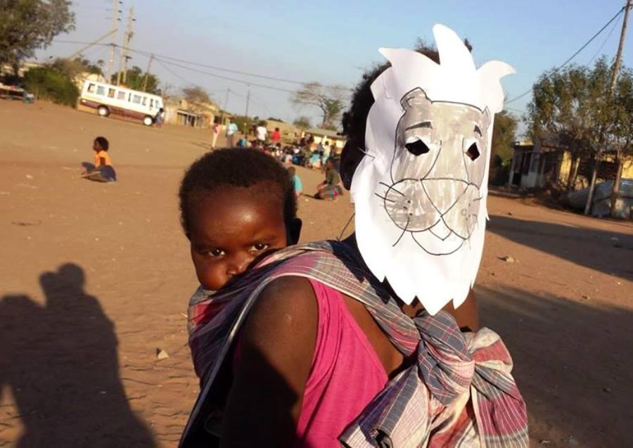 Animazione nel campo di volontariato in Mozambico
